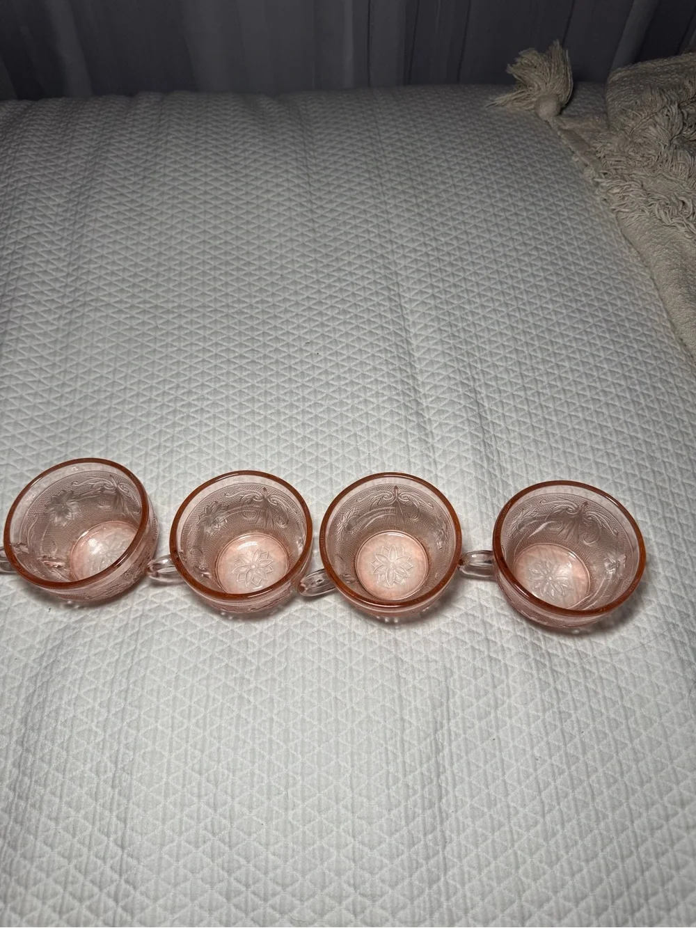 Vintage Tiara Indiana Glass Pink Peach Sandwich Coffee Tea Cups Set of 4 Floral